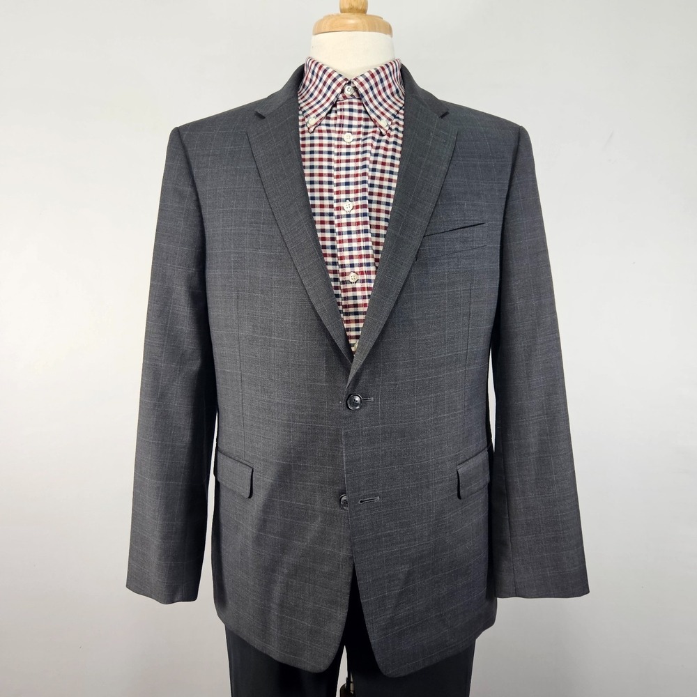 Tommy Hilfiger Men's Sport Coat Blazer Two Button Gray Plaid Wool Blend Size 44R